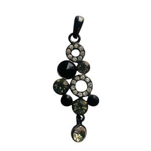 Elegant Black and Gold Pendant Necklace